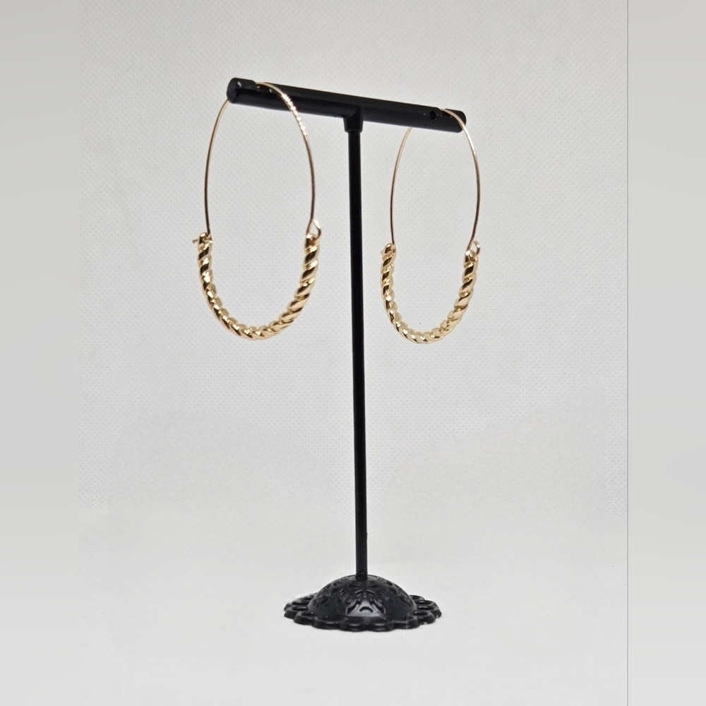 Gold Tone Twisted Rope Hoop Earrings – Classic Everyday Statement Jewelry
